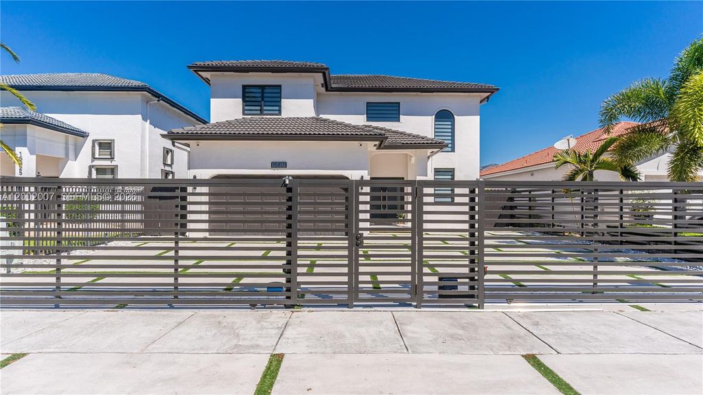 15817 SW 138th Ter, Miami, FL 33196