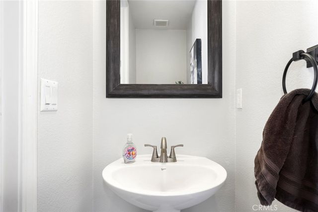 19911 Holly Drive, Saugus, CA 91350