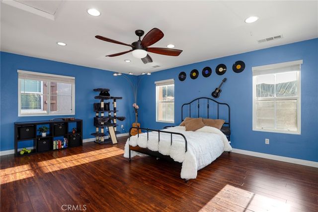 19911 Holly Drive, Saugus, CA 91350