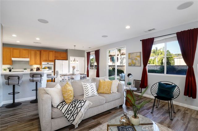 19911 Holly Drive, Saugus, CA 91350