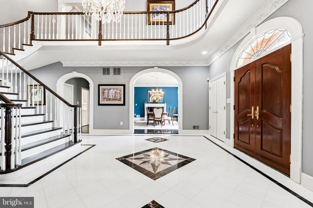 11102 PRINCE EDWARD CT, Oakton, VA 22124