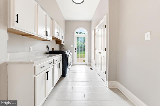 11102 PRINCE EDWARD CT, Oakton, VA 22124