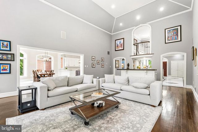 11102 PRINCE EDWARD CT, Oakton, VA 22124