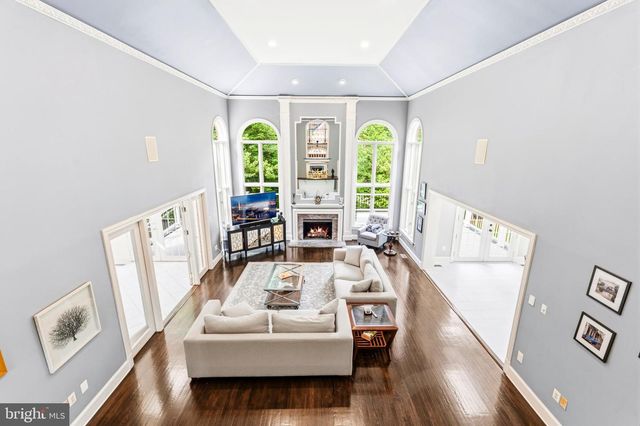 11102 PRINCE EDWARD CT, Oakton, VA 22124