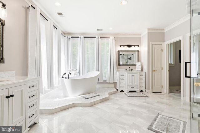 11102 PRINCE EDWARD CT, Oakton, VA 22124