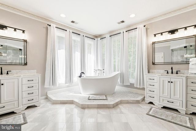11102 PRINCE EDWARD CT, Oakton, VA 22124
