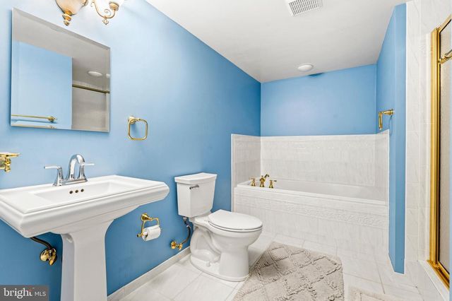 11102 PRINCE EDWARD CT, Oakton, VA 22124
