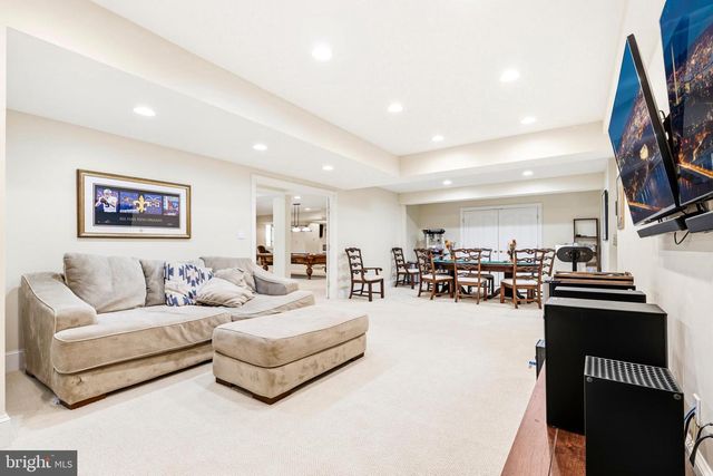 11102 PRINCE EDWARD CT, Oakton, VA 22124