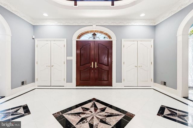 11102 PRINCE EDWARD CT, Oakton, VA 22124