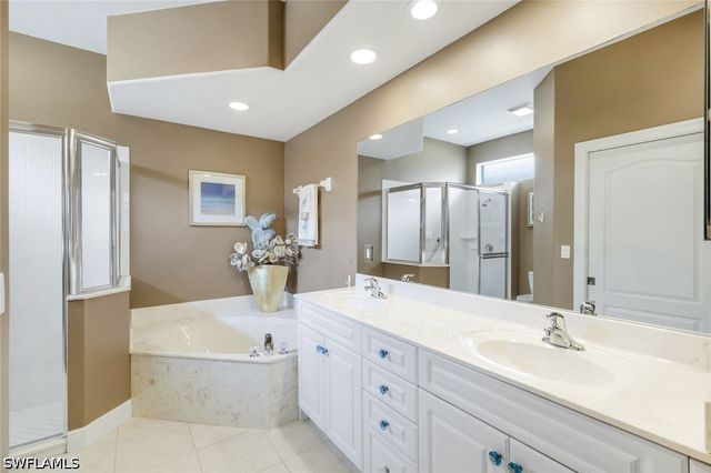 8683 Ibis Cove CIR, Naples, FL 34119