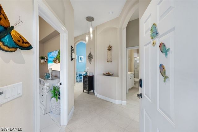 8683 Ibis Cove CIR, Naples, FL 34119