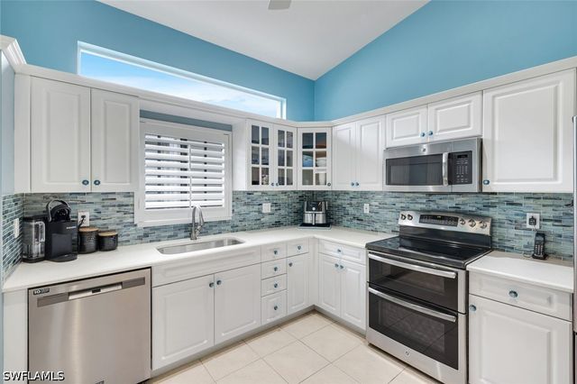 8683 Ibis Cove CIR, Naples, FL 34119