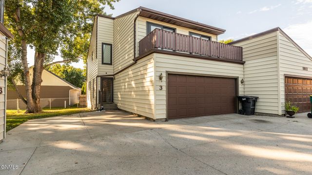 1917 E Capitol Avenue, Bismarck, ND 58501 property photo