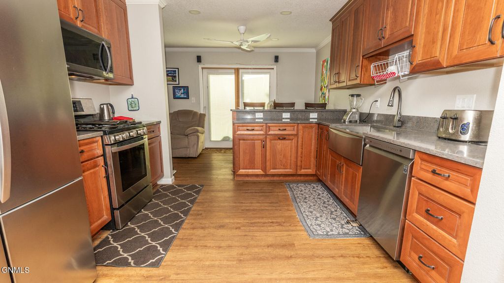 1917 E Capitol Avenue, Bismarck, ND 58501 photo 3