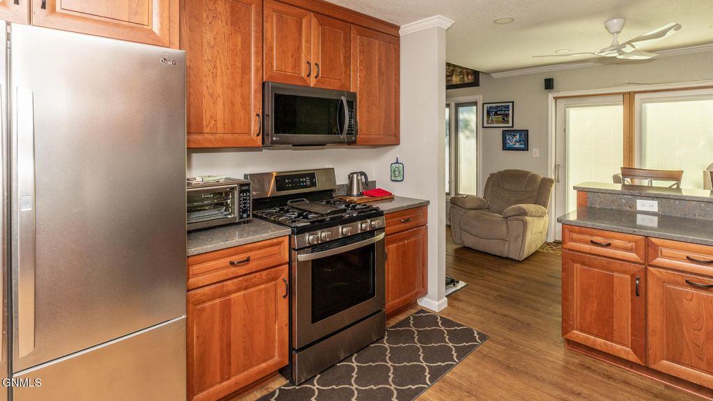 1917 E Capitol Avenue, Bismarck, ND 58501 photo 4