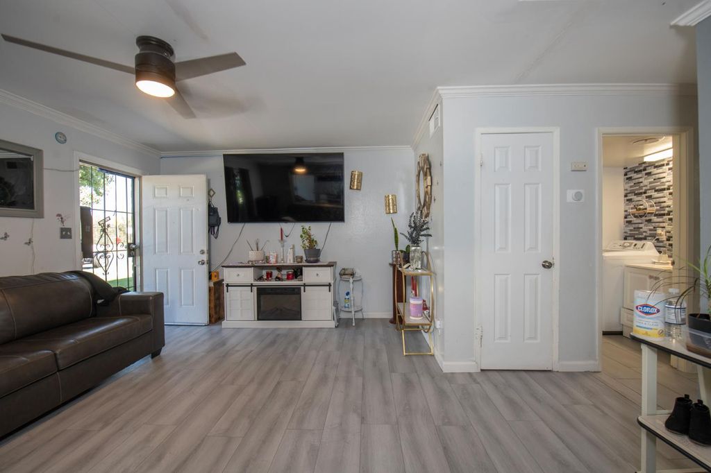 Image 14 of property listing at 4136 N Thesta Street # 36, Fresno, CA 93726