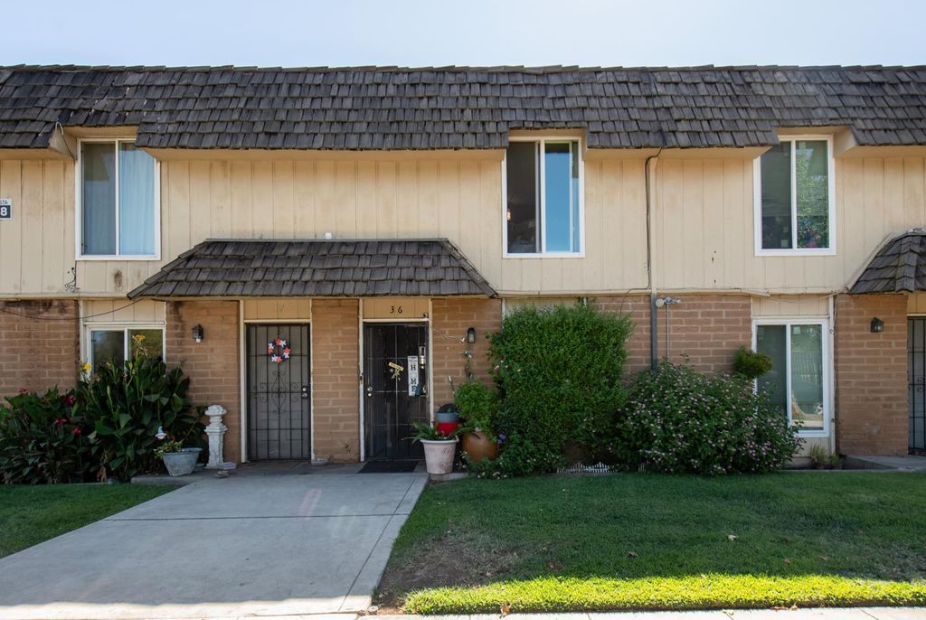 Image 3 of property listing at 4136 N Thesta Street # 36, Fresno, CA 93726