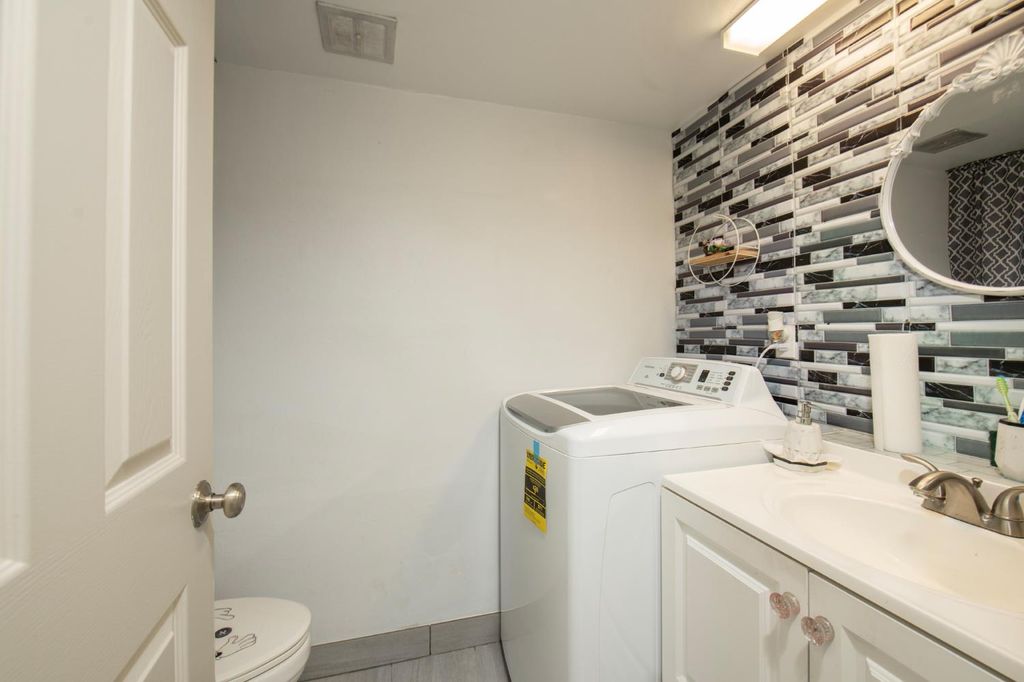 Image 6 of property listing at 4136 N Thesta Street # 36, Fresno, CA 93726