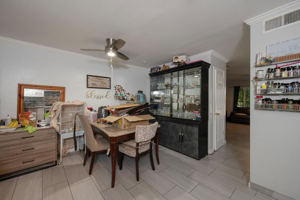 Image 8 of property listing at 4136 N Thesta Street # 36, Fresno, CA 93726