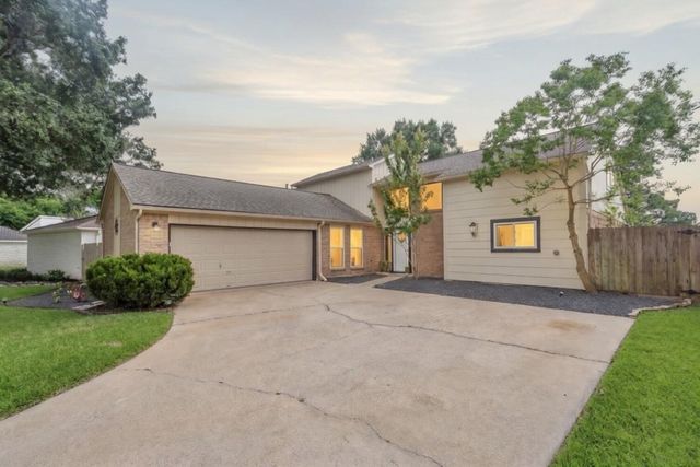 7215 Creek Crest Drive, Houston, TX 77095