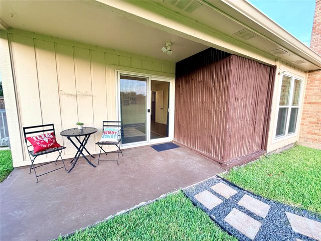 7215 Creek Crest Drive, Houston, TX 77095