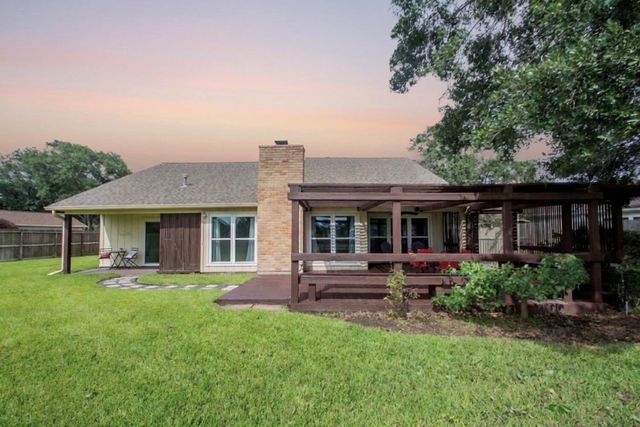 7215 Creek Crest Drive, Houston, TX 77095