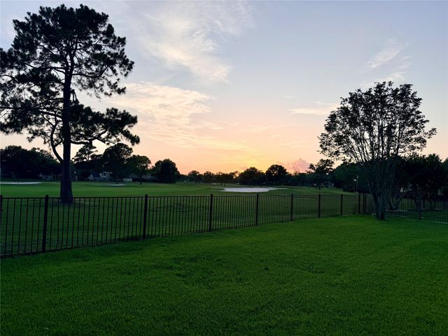 7215 Creek Crest Drive, Houston, TX 77095