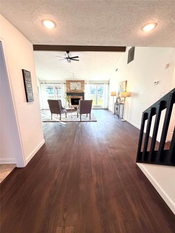 7215 Creek Crest Drive, Houston, TX 77095