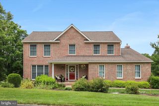 12 MCCURLEY DR, New Freedom, PA 17349