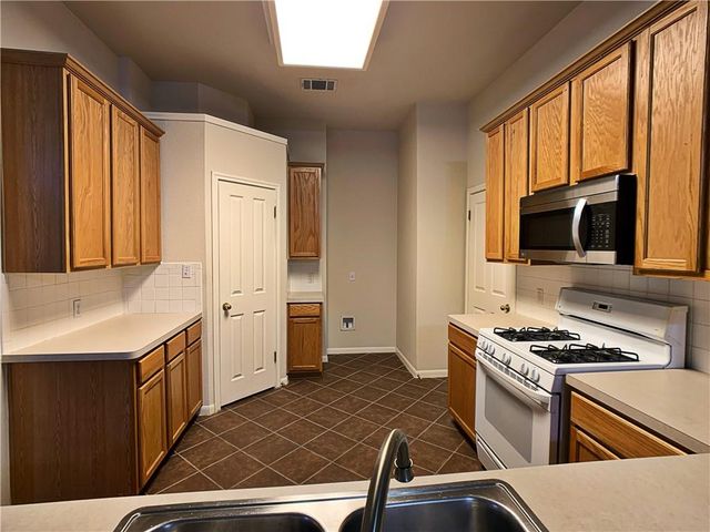 5726 Taylorcrest DR, Austin, TX 78749
