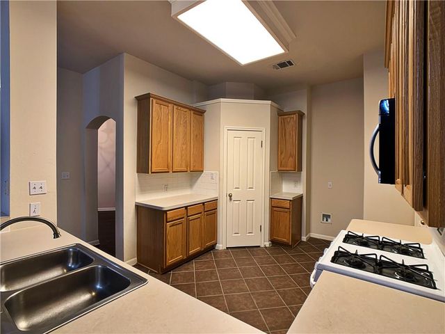 5726 Taylorcrest DR, Austin, TX 78749
