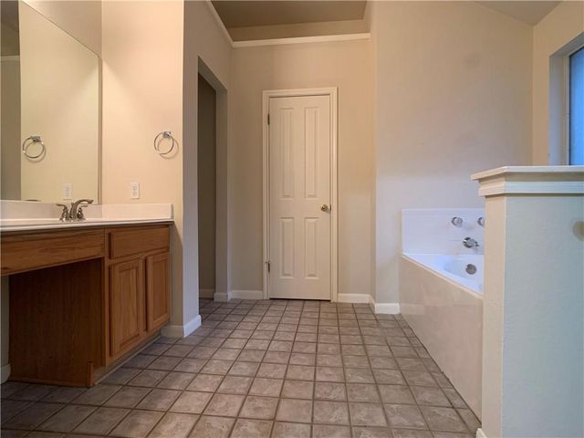 5726 Taylorcrest DR, Austin, TX 78749