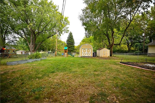 5537 Lowell Street, Mission, KS 66202