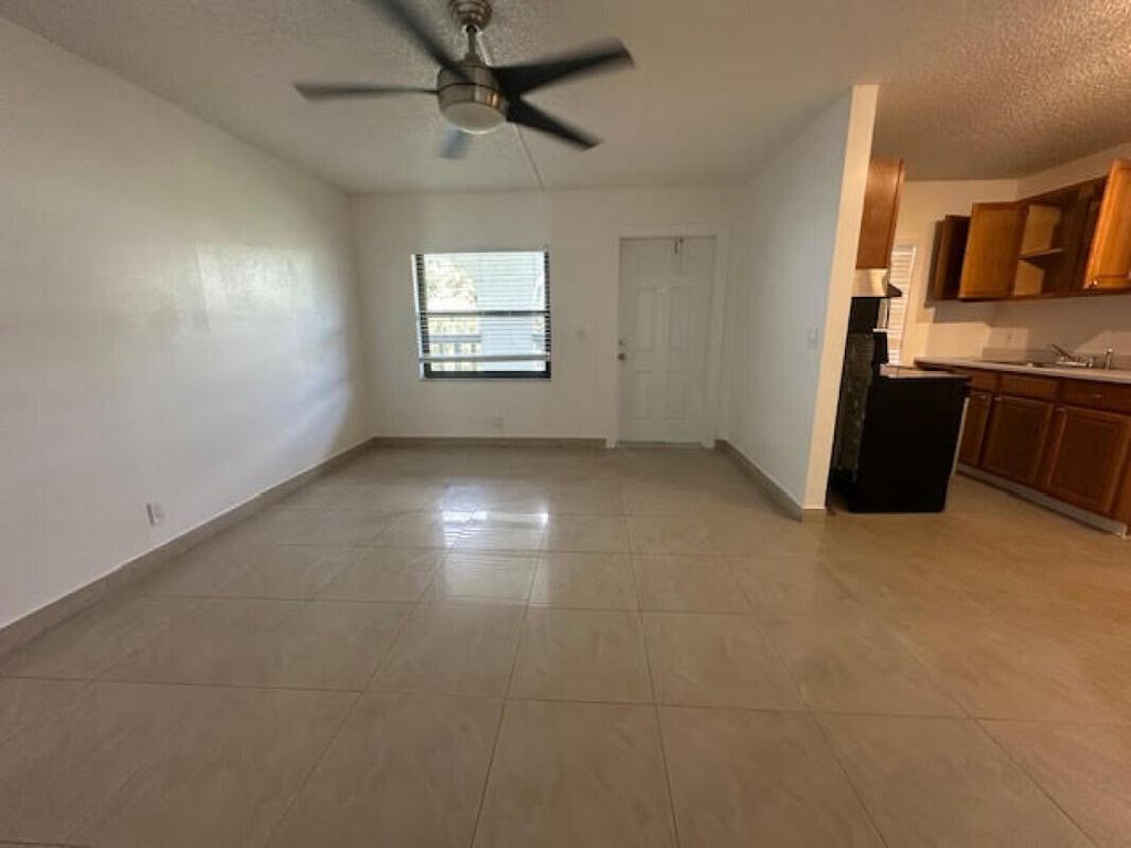 889 Riverside Drive 206, Fort Lauderdale, FL 33312