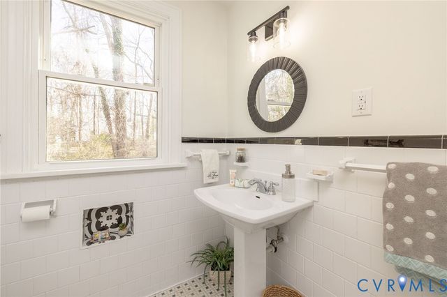 2707 Jimmy Winters Rd, Midlothian, VA 23235