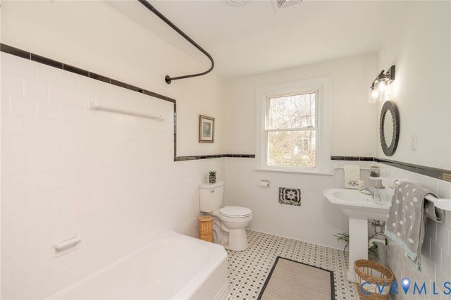 2707 Jimmy Winters Rd, Midlothian, VA 23235