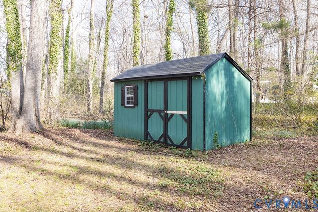 2707 Jimmy Winters Rd, Midlothian, VA 23235