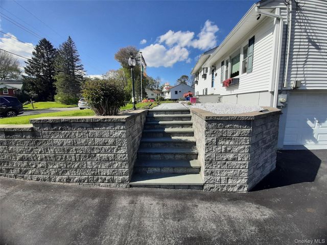 13 Regency Drive, Wappingers Falls, NY 12590