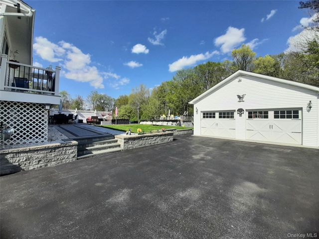13 Regency Drive, Wappingers Falls, NY 12590