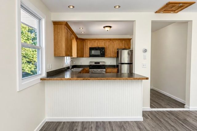 60 White Rock Hill Road, Bow, NH 03304