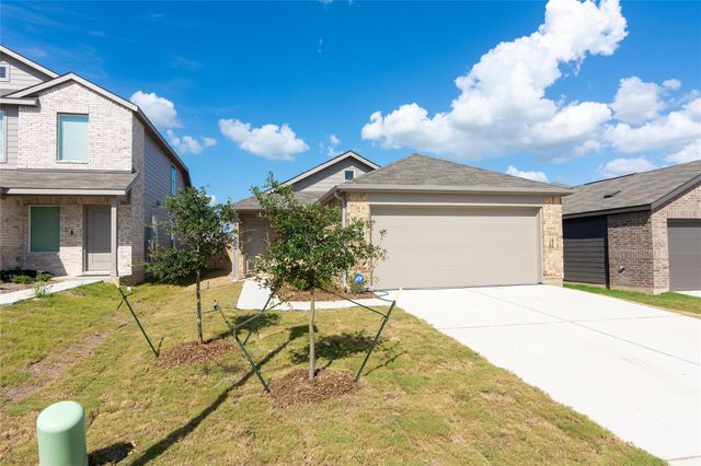 137 Starpacker LN, Jarrell, TX 76537