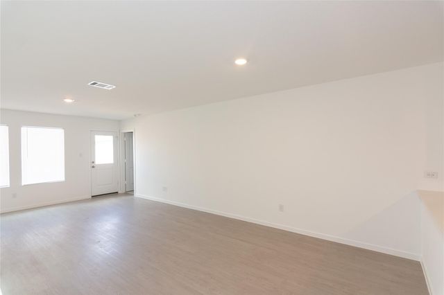 137 Starpacker LN, Jarrell, TX 76537