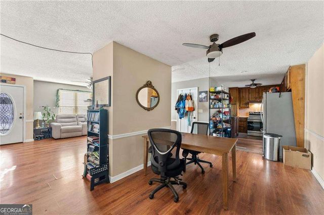 512 Wood Crest Court, Woodstock, GA 30189