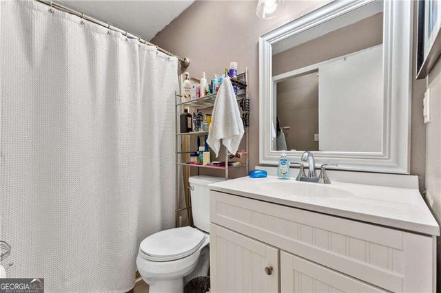 512 Wood Crest Court, Woodstock, GA 30189