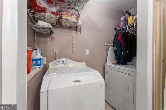 512 Wood Crest Court, Woodstock, GA 30189