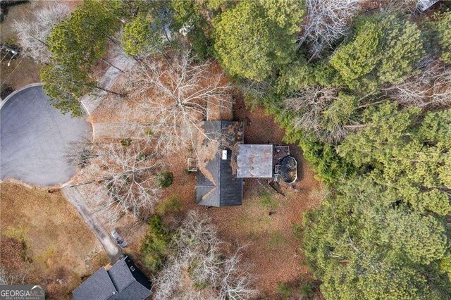 512 Wood Crest Court, Woodstock, GA 30189