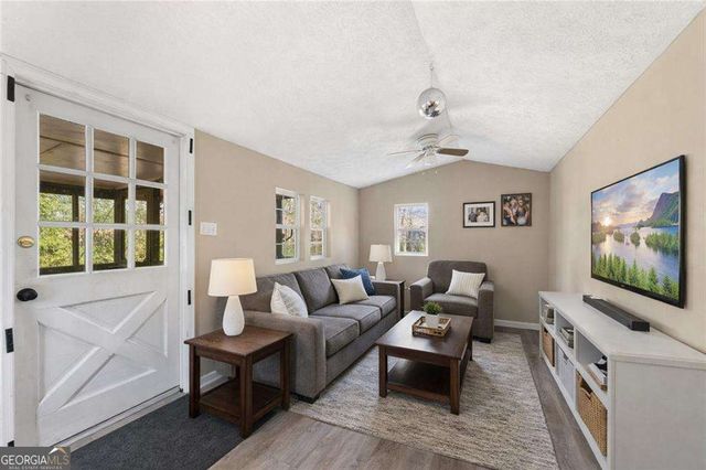 512 Wood Crest Court, Woodstock, GA 30189