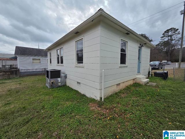 2723 19TH STREET N, Hueytown, AL 35023