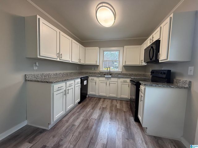 2723 19TH STREET N, Hueytown, AL 35023