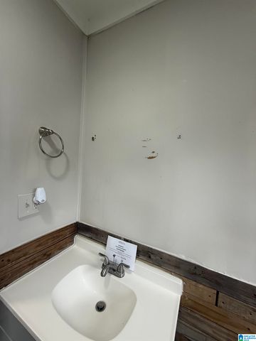 2723 19TH STREET N, Hueytown, AL 35023